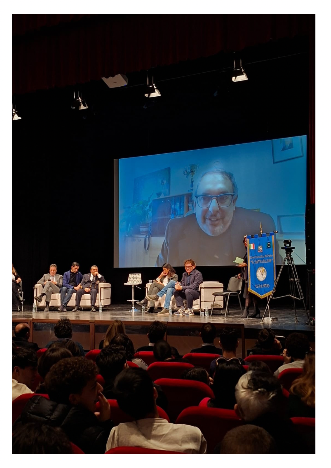 Dott. Vincenzo Caico, Dirigente Scolastico dell’ I.S.I.S. “Buonarroti” di Monfalcone, scuola capofila della Rete Nazionale Scienza dei Dati e Intelligenza Artificiale