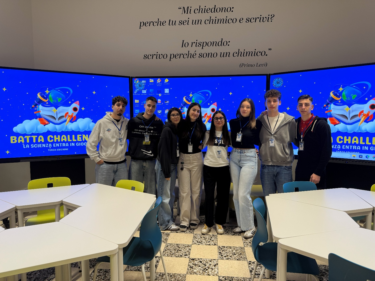 Gli studenti del Battaglini che hanno collaborato alla realizzazione della Batta Challenge: Matteo Ladiana, Mario Sessa, Lucia Ferrara, Maria Teresa Quattrone. Federica D’Urso, Francesca Chiara Lezza, Alessandro Mandurino, Lorenzo Macrì.